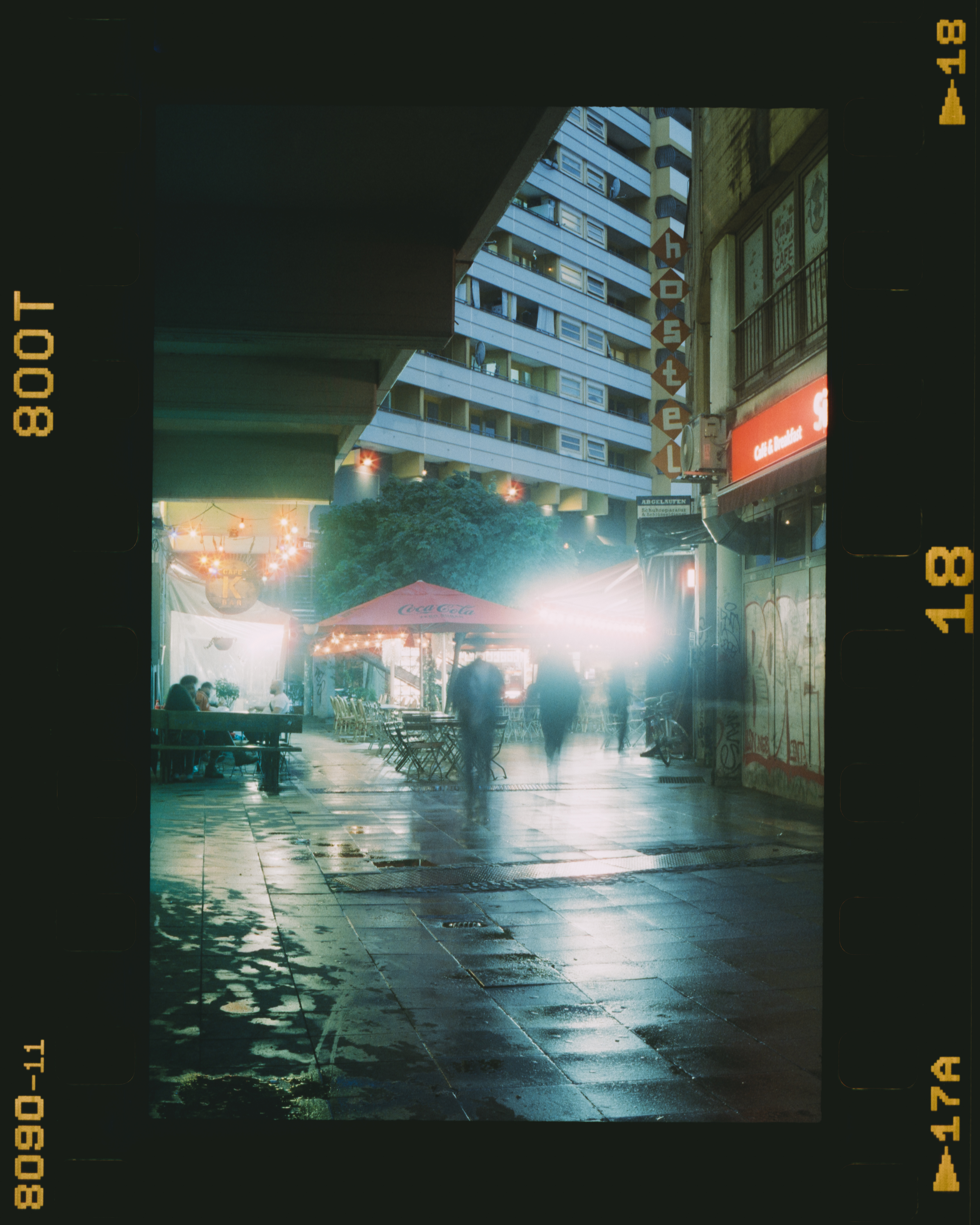 Traum, frame 04 — 35mm night photograph by Erik Lindberg